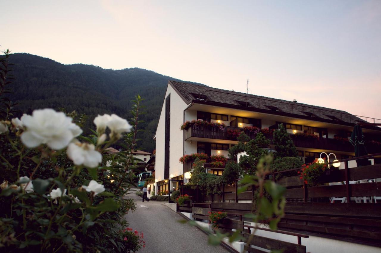 Pippo Hotel Terzolas Ngoại thất bức ảnh