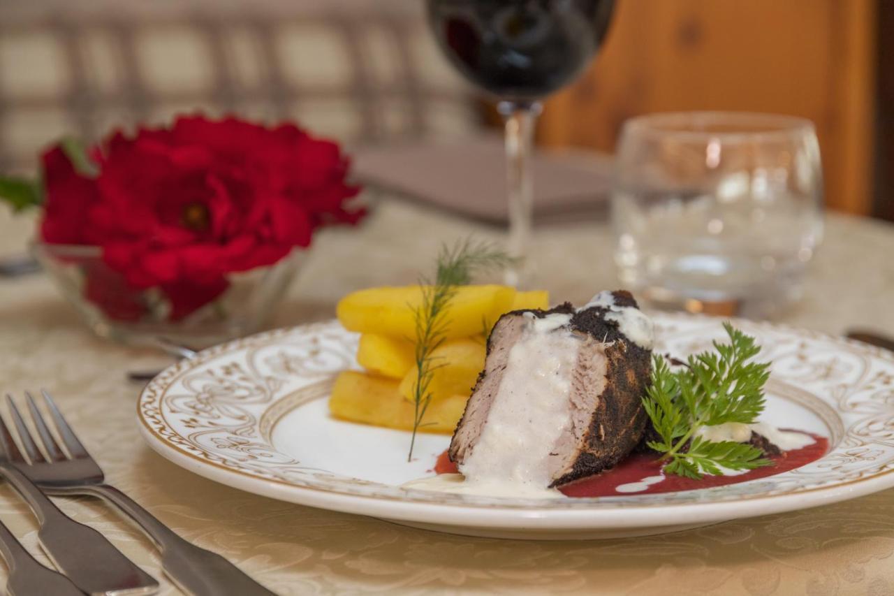 Pippo Hotel Terzolas Ngoại thất bức ảnh