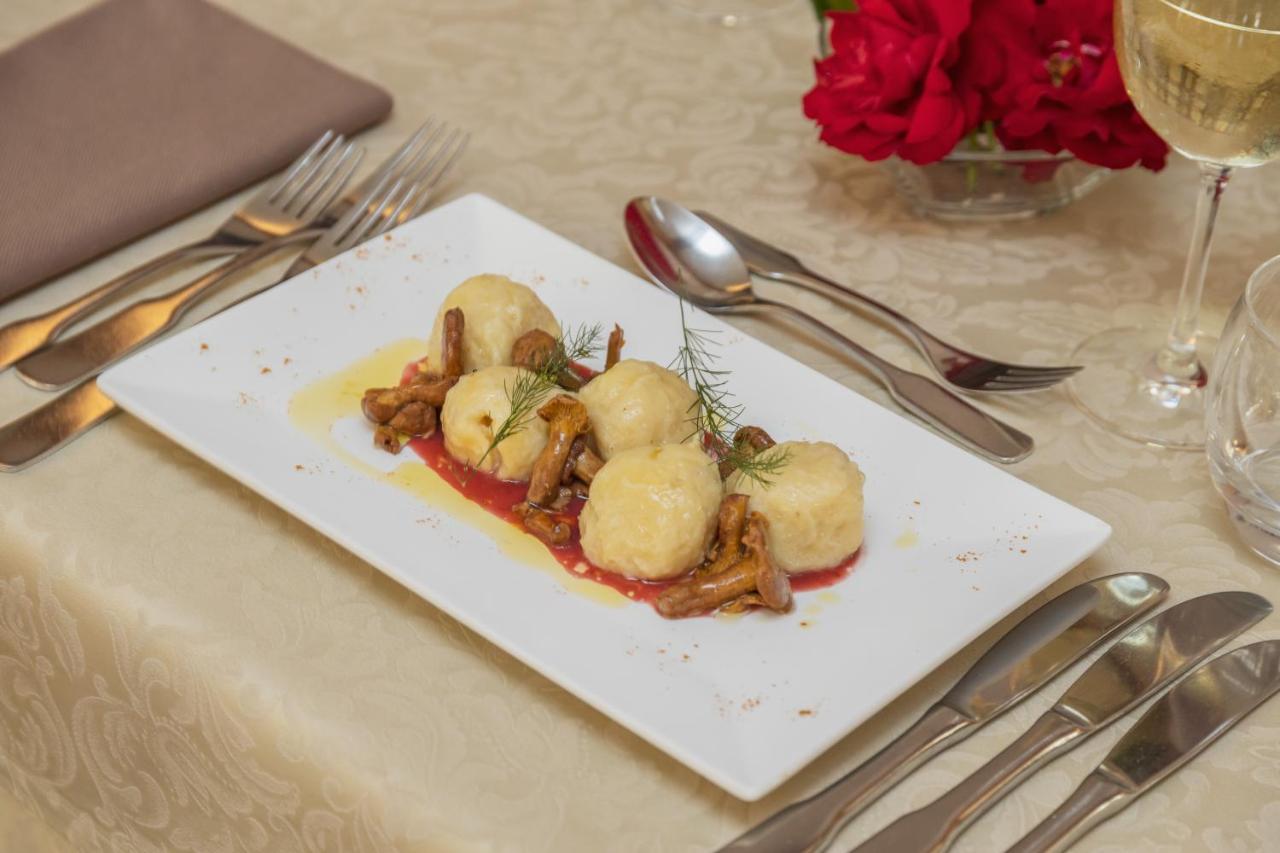 Pippo Hotel Terzolas Ngoại thất bức ảnh