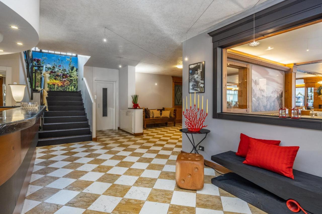Pippo Hotel Terzolas Ngoại thất bức ảnh